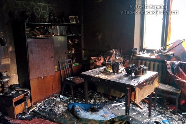 На Тернопільщині чоловік згорів у власному будинку через куріння в ліжку (фото) (фото) - фото 1 На Тернопільщині чоловік згорів у власному будинку через куріння в ліжку (фото) (фото) - фото 1