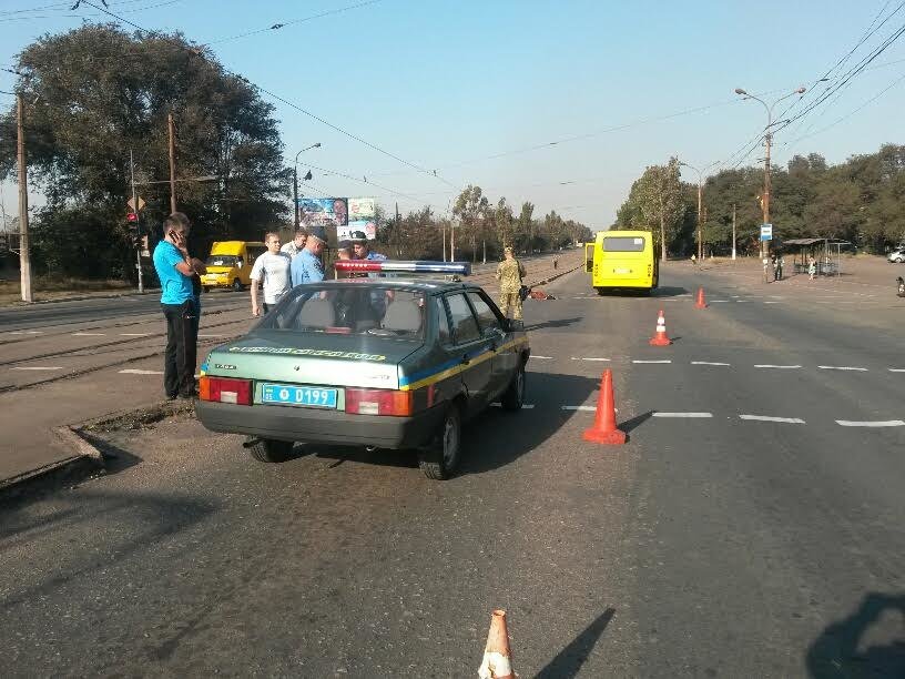 Водитель мариупольской маршрутки сбил насмерть человека на пешеходн... Водитель мариупольской маршрутки сбил насмерть человека на пешеходном переходе (ФОТО+ДОПОЛНЕНО) (фото) - фото 3