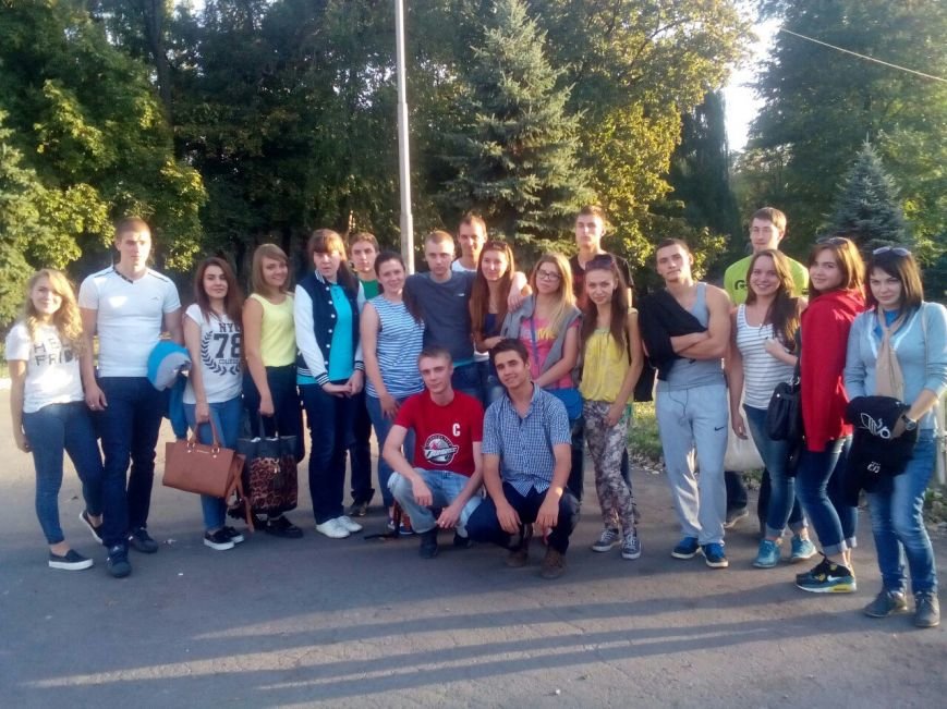 Студенты и преподаватели ДонНТУ Красноармейска побывали на ярком хоккейном матче ХК «Донбасс» (фото) - фото 2 Студенты и преподаватели ДонНТУ Красноармейска побывали на ярком хоккейном матче ХК «Донбасс» (фото) - фото 2