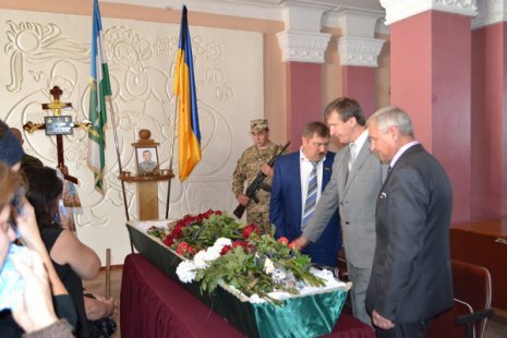 Сумщина простилась с еще одним погибшим в АТО бойцом (фото) - фото 1 Сумщина простилась с еще одним погибшим в АТО бойцом (фото) - фото 1