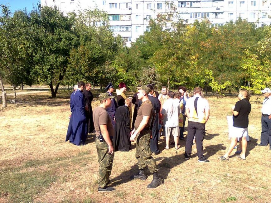 Мариупольцы пожаловались мэру на действия добровольцев «Правого сектора», «Днепра-1» и получили отпор (ФОТО) (фото) - фото 3 Мариупольцы пожаловались мэру на действия добровольцев «Правого сектора», «Днепра-1» и получили отпор (ФОТО) (фото) - фото 3