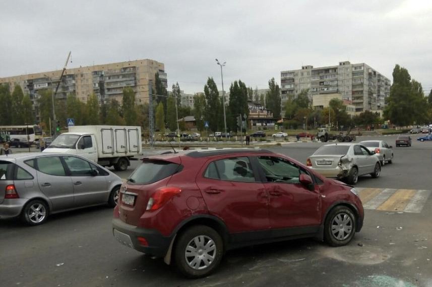 В Белгородской области после столкновения загорелись два автомобиля