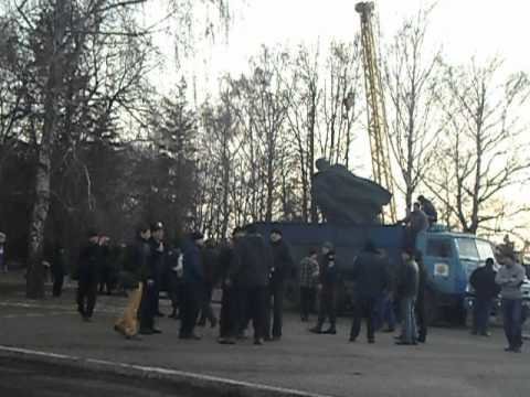 Куди зникають пам'ятники Леніну і що з'являється на їх місці (фото) - фото 10 Куди зникають пам'ятники Леніну і що з'являється на їх місці (фото) - фото 10