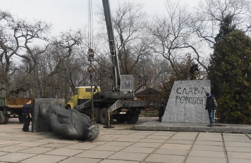 lenin-lubny повалили lenin-lubny повалили