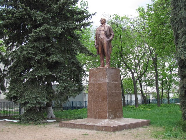 Куди зникають пам'ятники Леніну і що з'являється на їх місці (фото) - фото 4 Куди зникають пам'ятники Леніну і що з'являється на їх місці (фото) - фото 4
