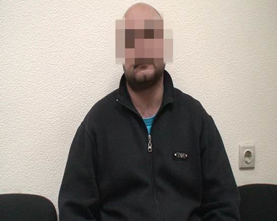 В Киевской области СБУ задержала экс-милиционера за сотрудничество с террористами (ФОТО) (фото) - фото 3 В Киевской области СБУ задержала экс-милиционера за сотрудничество с террористами (ФОТО) (фото) - фото 3