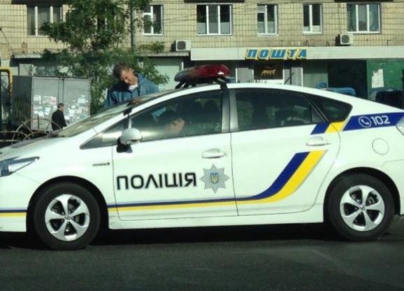 В Киеве полицейские остановили футболиста Ярмоленко (фото) - фото 1 В Киеве полицейские остановили футболиста Ярмоленко (фото) - фото 1