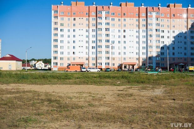 «Хотят строить кафе — а нужны поликлиника, садик и школа»: беды нов... «Хотят строить кафе — а нужны поликлиника, садик и школа»: беды нового панельного района Гомеля Читать полностью: http://news.tut.by/society/4657...