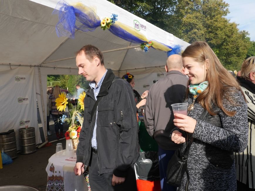 Агрохолдинг “МРІЯ” безкоштовно частував тернополян на сільськогосподарському ярмарку (ФОТОРЕПОРТАЖ) (фото) - фото 5 Агрохолдинг “МРІЯ” безкоштовно частував тернополян на сільськогосподарському ярмарку (ФОТОРЕПОРТАЖ) (фото) - фото 5