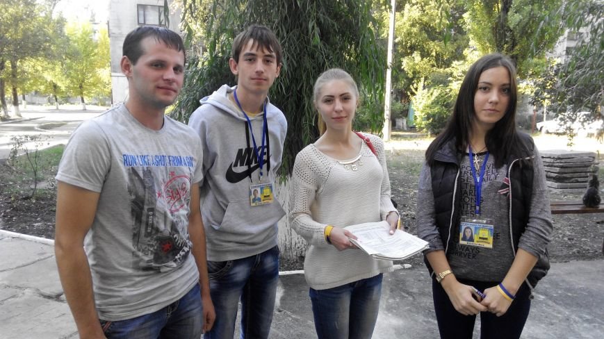 Патриоты Донбасса узнали у димитровчан об их отношении к переименованию улиц города (фото) - фото 1 Патриоты Донбасса узнали у димитровчан об их отношении к переименованию улиц города (фото) - фото 1
