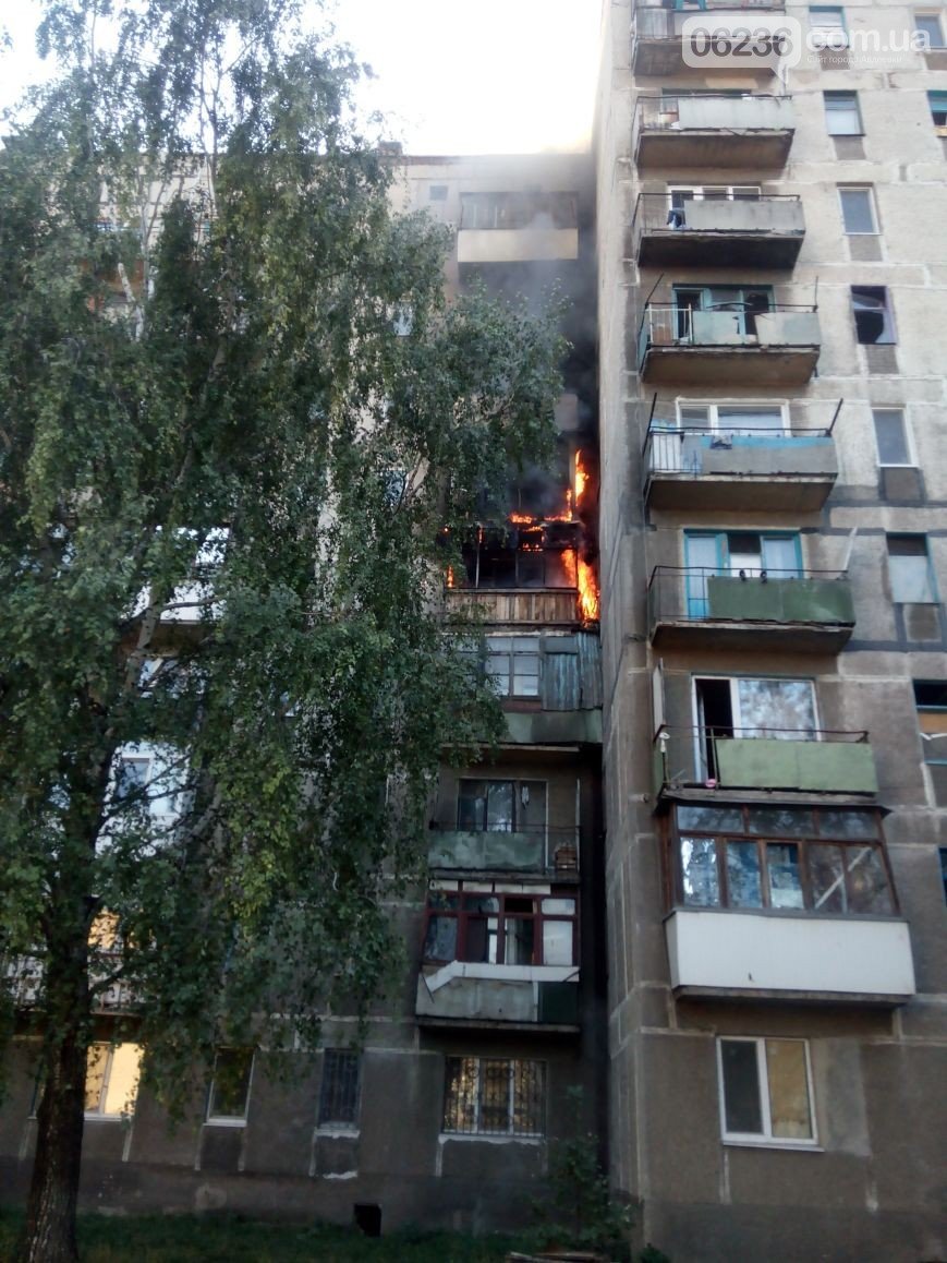 В Авдеевке горела квартира (ФОТО) (фото) - фото 1 В Авдеевке горела квартира (ФОТО) (фото) - фото 1