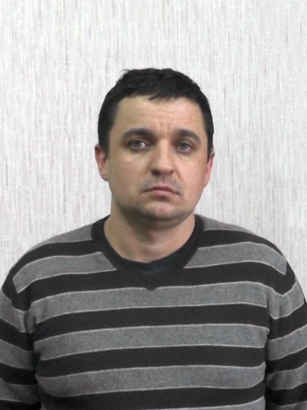 На Гомельщине задержан мошенник: заезжий гастролер обещал сделать мебель, окна и двери, а сам пропадал с деньгами (фото) - фото 1 На Гомельщине задержан мошенник: заезжий гастролер обещал сделать мебель, окна и двери, а сам пропадал с деньгами (фото) - фото 1