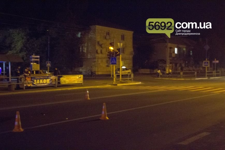 ДТП на проспекте Юбилейном в Днепродзержинске: сбили молодую девушку (фото) - фото 2 ДТП на проспекте Юбилейном в Днепродзержинске: сбили молодую девушку (фото) - фото 2