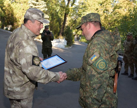 Мариуполь покинули львовские милиционеры (фото) - фото 1 Мариуполь покинули львовские милиционеры (фото) - фото 1