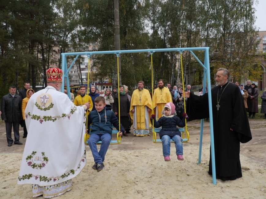 Агрохолдинг “МРІЯ” встановлює на Тернопільщині десять дитячих майданчиків (фото) - фото 7 Агрохолдинг “МРІЯ” встановлює на Тернопільщині десять дитячих майданчиків (фото) - фото 7
