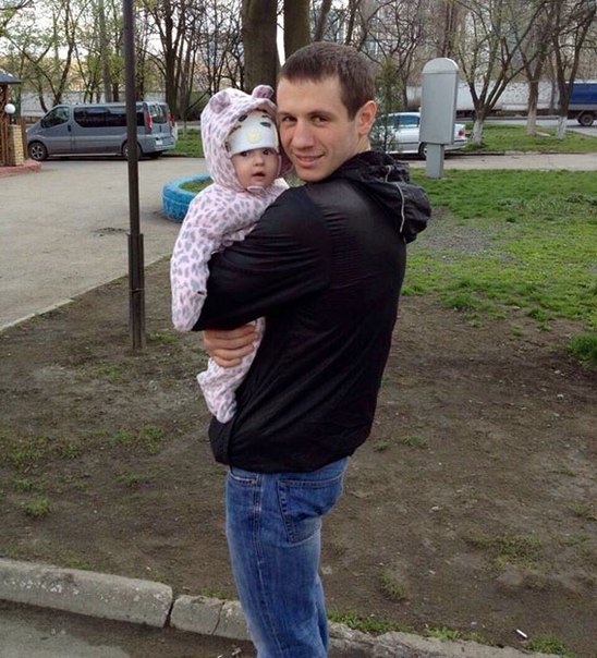Виталий Мандрык: храбрый красноармейчанин отдавший жизнь за мир и свободу Донетчины (фото) - фото 1 Виталий Мандрык: храбрый красноармейчанин отдавший жизнь за мир и свободу Донетчины (фото) - фото 1