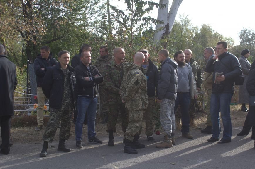 В Днепродзержинске почтили память павших защитников Украины (фото)... В Днепродзержинске почтили память павших защитников Украины (фото) - фото 1