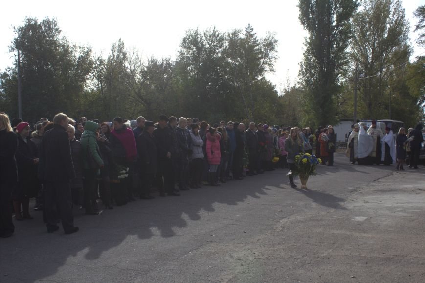 В Днепродзержинске почтили память павших защитников Украины (фото)... В Днепродзержинске почтили память павших защитников Украины (фото) - фото 2