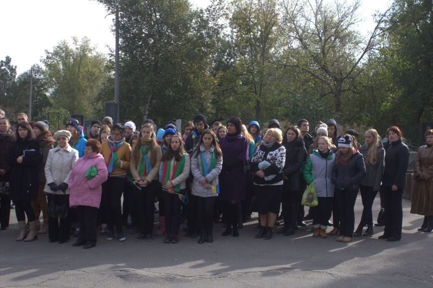 В Днепродзержинске почтили память павших защитников Украины (фото)... В Днепродзержинске почтили память павших защитников Украины (фото) - фото 15