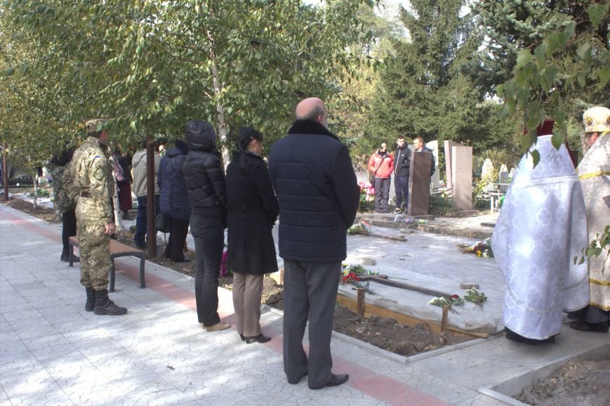 В Днепродзержинске почтили память павших защитников Украины (фото)... В Днепродзержинске почтили память павших защитников Украины (фото) - фото 16