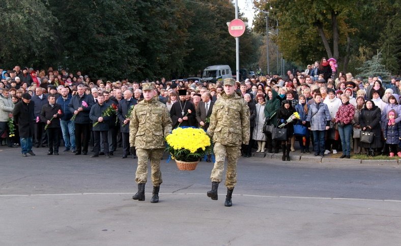 У Полтаві вперше відбулося відзначення Дня захисника Вітчизни (фото) - фото 1 У Полтаві вперше відбулося відзначення Дня захисника Вітчизни (фото) - фото 1