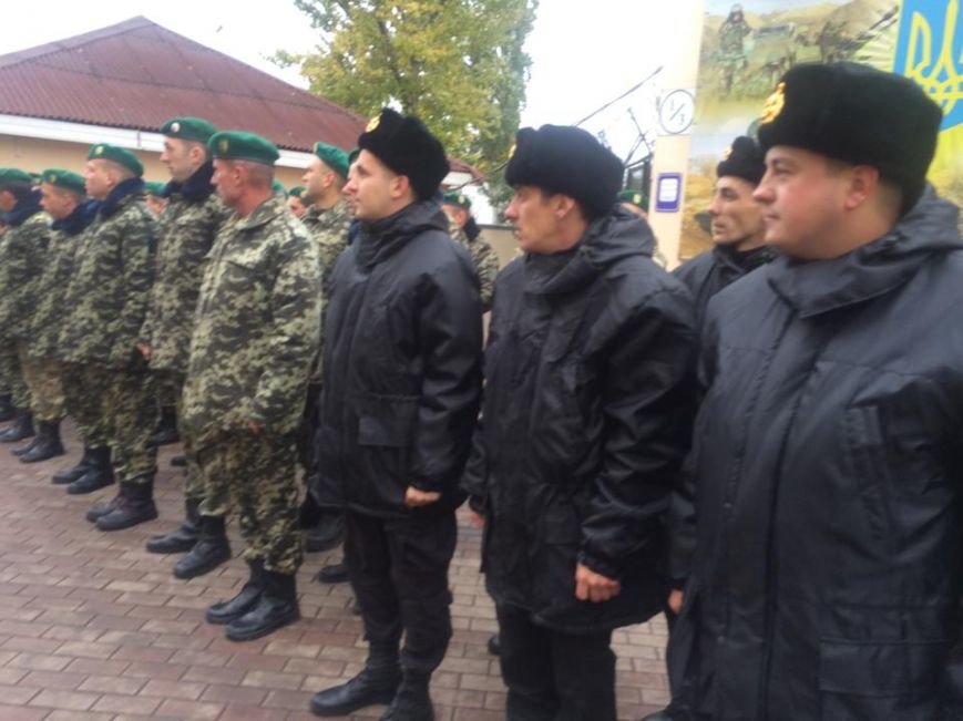 Пограничники подарили Марине Порошенко картину, которую вывезли из Керчи (ФОТО,Видео) (фото) - фото 1 Пограничники подарили Марине Порошенко картину, которую вывезли из Керчи (ФОТО,Видео) (фото) - фото 1