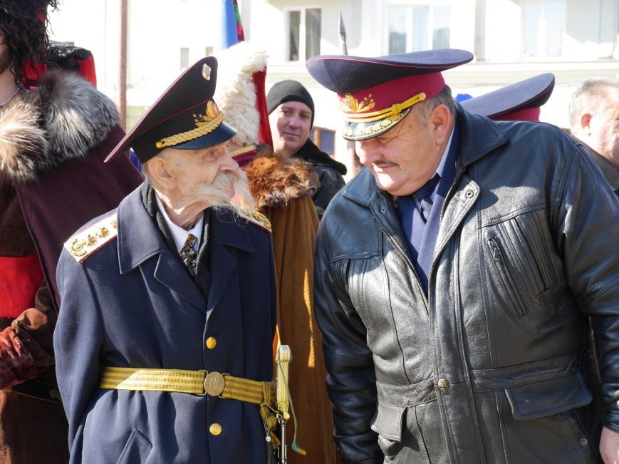 На Театральному майдані відбулося урочисте шикування захисників України (ФОТОРЕПОРТАЖ) (фото) - фото 1 На Театральному майдані відбулося урочисте шикування захисників України (ФОТОРЕПОРТАЖ) (фото) - фото 1