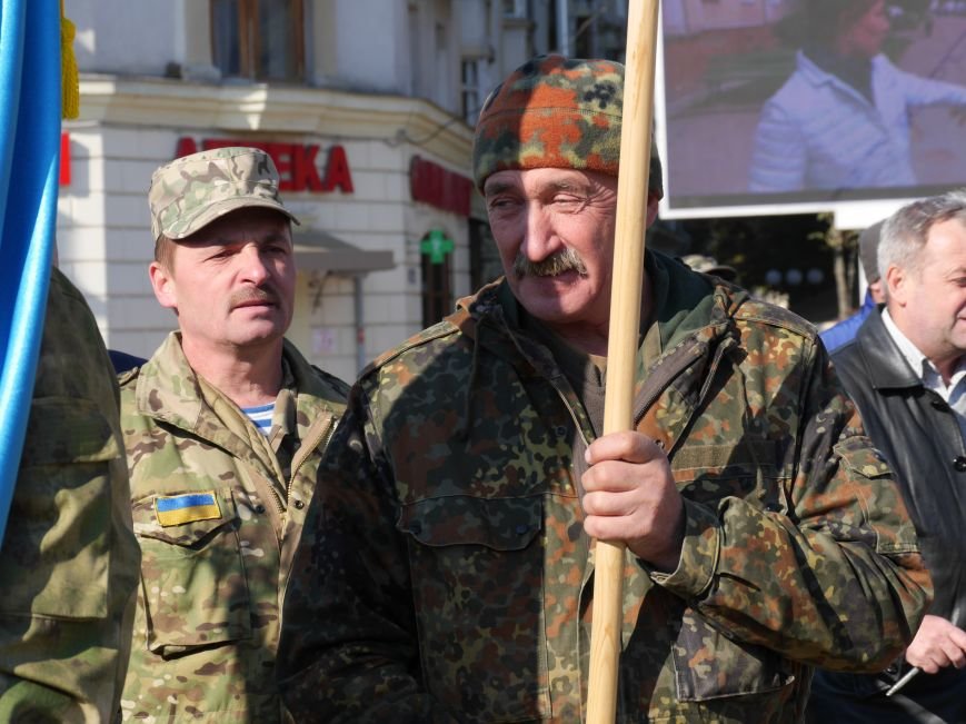 На Театральному майдані відбулося урочисте шикування захисників України (ФОТОРЕПОРТАЖ) (фото) - фото 1 На Театральному майдані відбулося урочисте шикування захисників України (ФОТОРЕПОРТАЖ) (фото) - фото 1