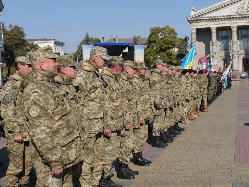 На Театральному майдані відбулося урочисте шикування захисників України (ФОТОРЕПОРТАЖ) (фото) - фото 1 На Театральному майдані відбулося урочисте шикування захисників України (ФОТОРЕПОРТАЖ) (фото) - фото 1