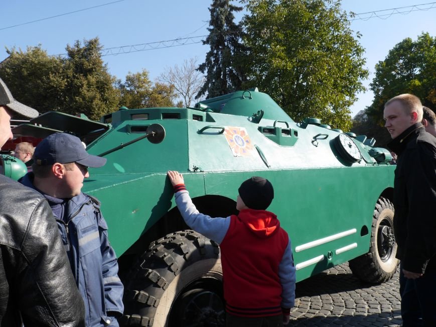 На Театральному майдані відбулося урочисте шикування захисників України (ФОТОРЕПОРТАЖ) (фото) - фото 1 На Театральному майдані відбулося урочисте шикування захисників України (ФОТОРЕПОРТАЖ) (фото) - фото 1