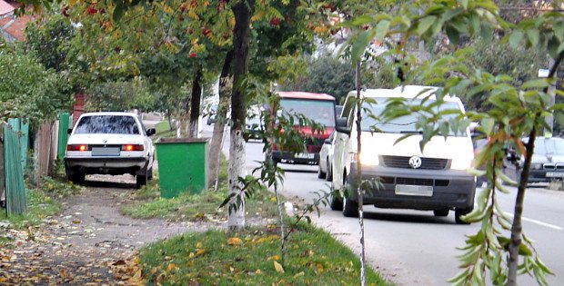Два „німці” не поділили проїзну частину вул. Чернівецької у Сторожинці (фото) - фото 1 Два „німці” не поділили проїзну частину вул. Чернівецької у Сторожинці (фото) - фото 1
