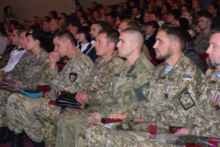 Ко Дню защитника Украины в Николаеве наградили героев АТО (..., фото-7 Ко Дню защитника Украины в Николаеве наградили героев АТО (ФОТО), фото-7