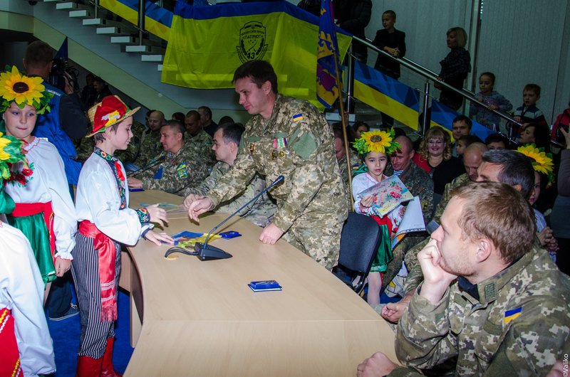 Глава области вручил награды защитникам Украины (ФОТО) (фото) - фото 2 Глава области вручил награды защитникам Украины (ФОТО) (фото) - фото 2