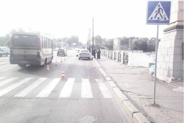 В Харькове автомобилист сбил мать с ее двухлетней дочкой (ФОТО) (фото) - фото 1 В Харькове автомобилист сбил мать с ее двухлетней дочкой (ФОТО) (фото) - фото 1