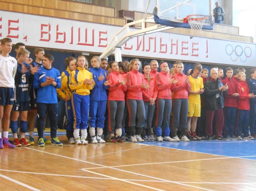 В Днепродзержинске стартовал волейбольный турнир «Кубок Освобождени... В Днепродзержинске стартовал волейбольный турнир «Кубок Освобождения» (фото) - фото 9