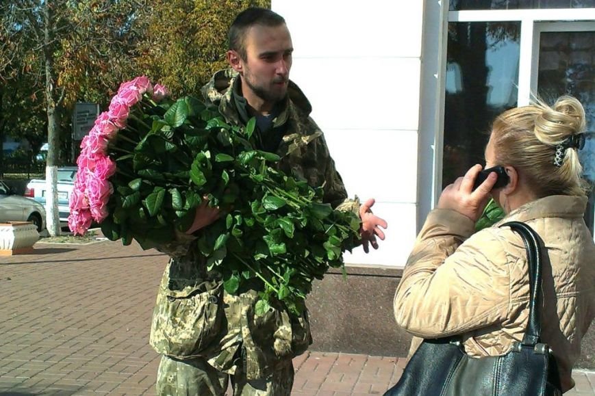 По улицам Чернигова прошелся «Розовый патруль» (фото) - фото 1 По улицам Чернигова прошелся «Розовый патруль» (фото) - фото 1