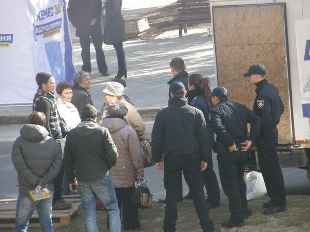 В Харькове «возрождают» непрямой подкуп избирателей (ФОТО) (фото) - фото 1 В Харькове «возрождают» непрямой подкуп избирателей (ФОТО) (фото) - фото 1
