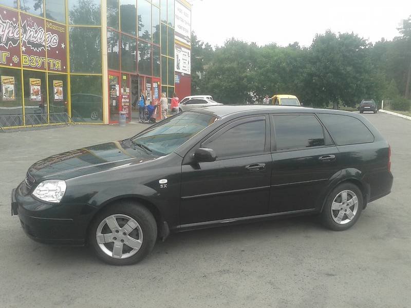 Кандидати на мера Львова: одні їздять на автівках, інші – ходять пішки (фото) - фото 5 Кандидати на мера Львова: одні їздять на автівках, інші – ходять пішки (фото) - фото 5