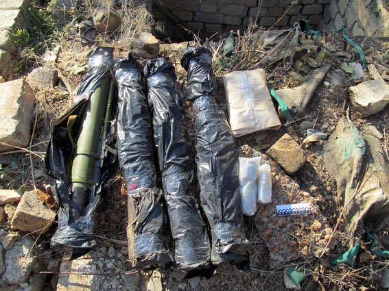 В Славянском районе обнаружили тайник с боеприпасами (фото) - фото 2 В Славянском районе обнаружили тайник с боеприпасами (фото) - фото 2