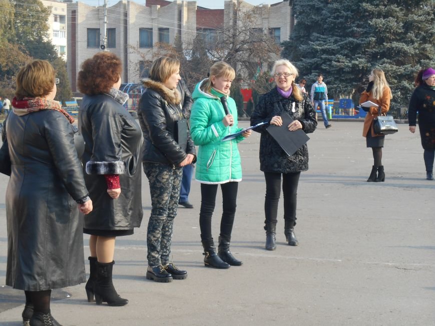 В Славянске прошла акция, посвященная Всеукраинскому Дню борьбы с раком молочной железы (фото) - фото 6 В Славянске прошла акция, посвященная Всеукраинскому Дню борьбы с раком молочной железы (фото) - фото 6