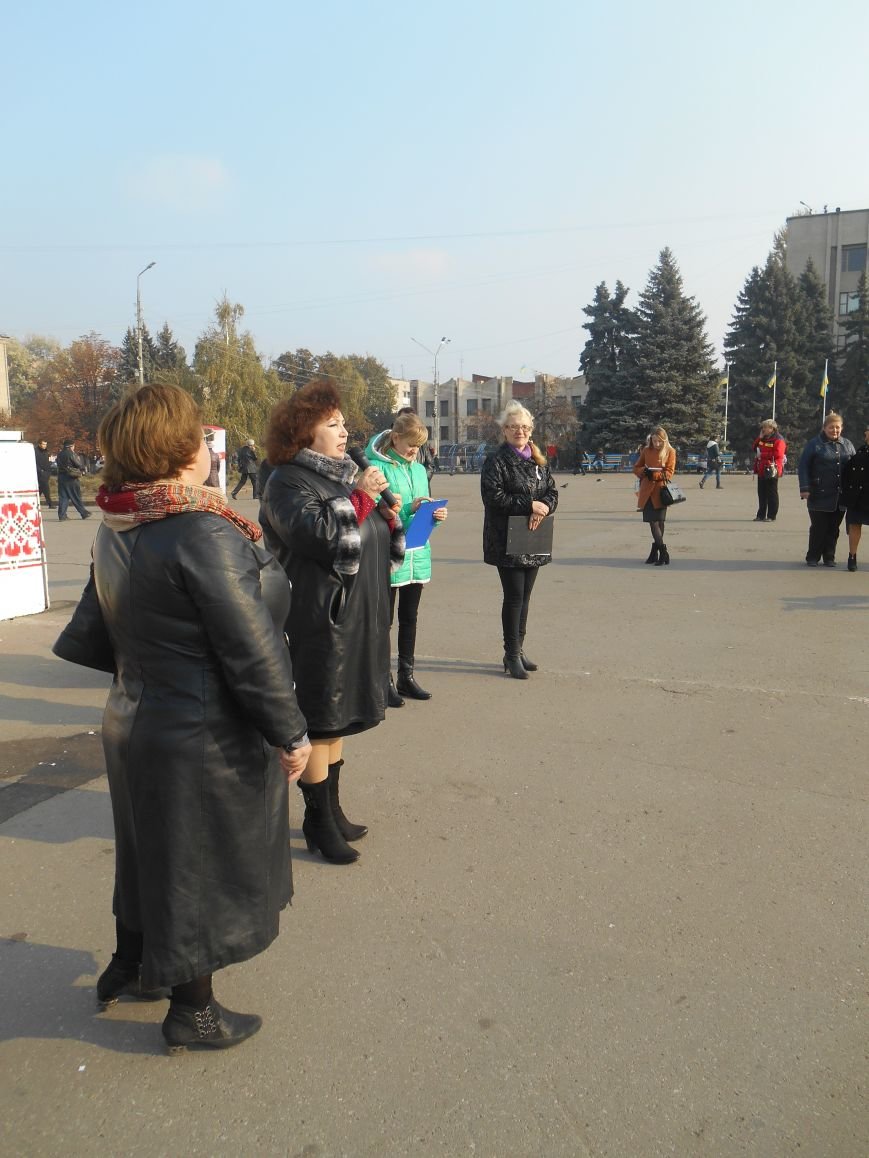 В Славянске прошла акция, посвященная Всеукраинскому Дню борьбы с раком молочной железы (фото) - фото 3 В Славянске прошла акция, посвященная Всеукраинскому Дню борьбы с раком молочной железы (фото) - фото 3