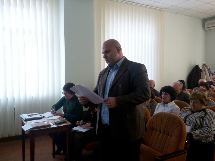 Мариупольцы дышат пылью и формальдегидом, но меньше, чем в 2011 году (ВИДЕО) (фото) - фото 1 Мариупольцы дышат пылью и формальдегидом, но меньше, чем в 2011 году (ВИДЕО) (фото) - фото 1