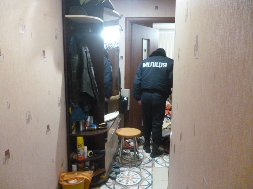 Перед выборами в Красноармейске неспокойно: ограблена квартира кандидатов в депутаты от местной партийной организации ВО «Батьківщина» (фото) - фото 1 Перед выборами в Красноармейске неспокойно: ограблена квартира кандидатов в депутаты от местной партийной организации ВО «Батьківщина» (фото) - фото 1
