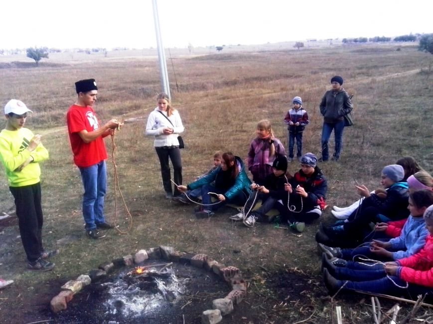 В Краматорске состоялся лагерь казацко-рыцарского кружка «Джура» (фото) - фото 1 В Краматорске состоялся лагерь казацко-рыцарского кружка «Джура» (фото) - фото 1