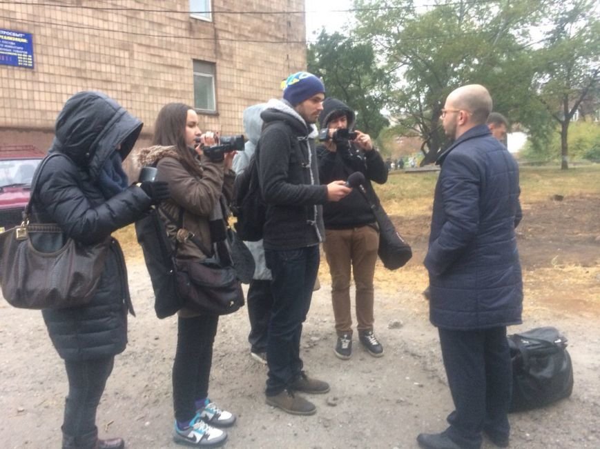 В Мариуполе испортили 12 тыс. избирательных бюллетеней, будут перепечатывать (ДОПОЛНЯЕТСЯ+ВИДЕО) (фото) - фото 3 В Мариуполе испортили 12 тыс. избирательных бюллетеней, будут перепечатывать (ДОПОЛНЯЕТСЯ+ВИДЕО) (фото) - фото 3