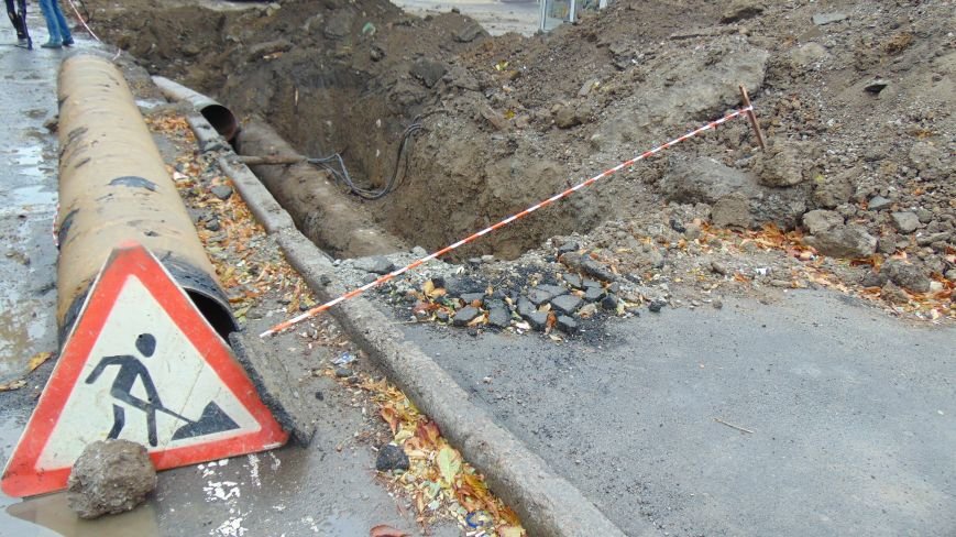 В Мариуполе до декабря в «землю зароют» более 8 миллионов гривен, в следующем году около 60 миллионов (ФОТО) (фото) - фото 2 В Мариуполе до декабря в «землю зароют» более 8 миллионов гривен, в следующем году около 60 миллионов (ФОТО) (фото) - фото 2
