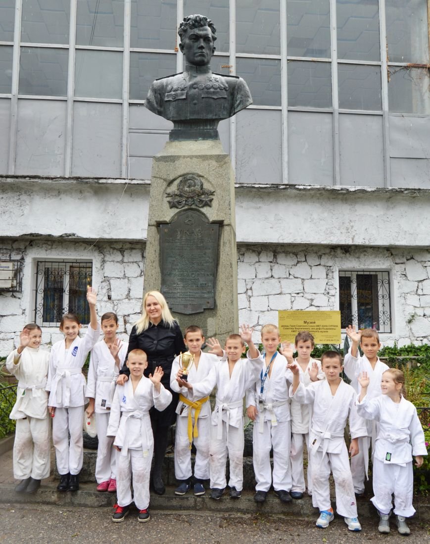 У Памятника У Памятника