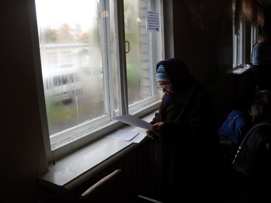 Нарушения на выборах в Краматорске: вынос бюллетеней и «карусели» (фото) - фото 2 Нарушения на выборах в Краматорске: вынос бюллетеней и «карусели» (фото) - фото 2