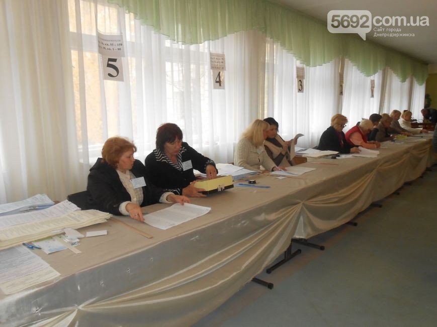 Как проходят выборы в Днепродзержинске: запрещенная агитация и подк... Как проходят выборы в Днепродзержинске: запрещенная агитация и подкуп (Обновляется) (фото) - фото 7