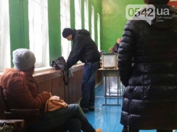 Итоги выборов в Сумах: нарушения и явка избирателей (ФОТО+ВИДЕО) (фото) - фото 2 Итоги выборов в Сумах: нарушения и явка избирателей (ФОТО+ВИДЕО) (фото) - фото 2